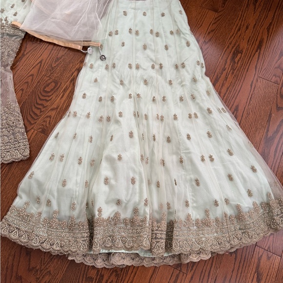 Indian Pakistani style lengha - Picture 5 of 9